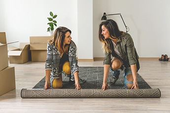 Neue Wohnung mit frischem Teppich