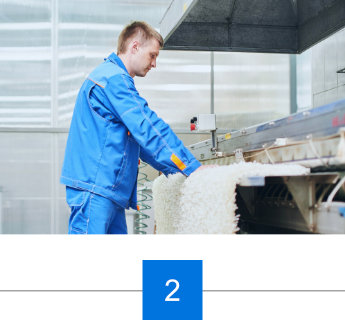Vor der Reparatur wird ihr Teppich gewaschen